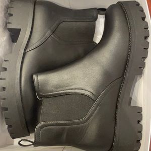 Steve Madden Mission Chelsea Boot
